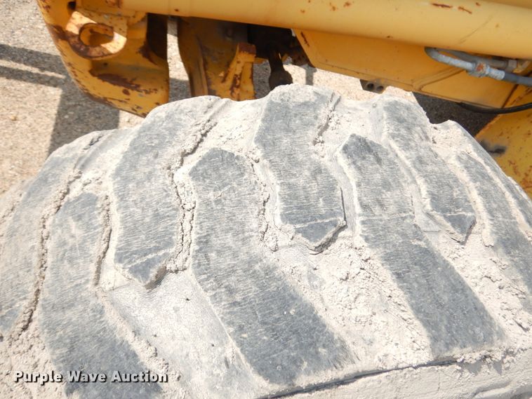 image for item KK9046 2000 Komatsu WB140  backhoe