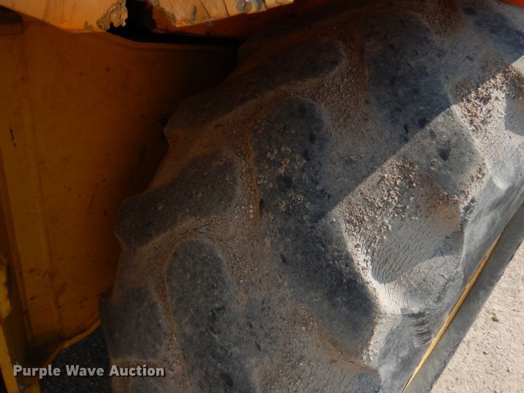 image for item KK9046 2000 Komatsu WB140  backhoe