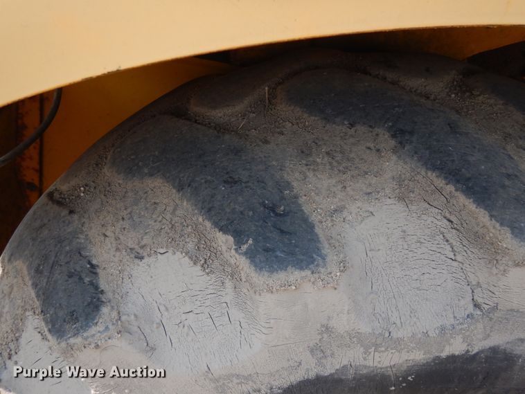 image for item KK9046 2000 Komatsu WB140  backhoe