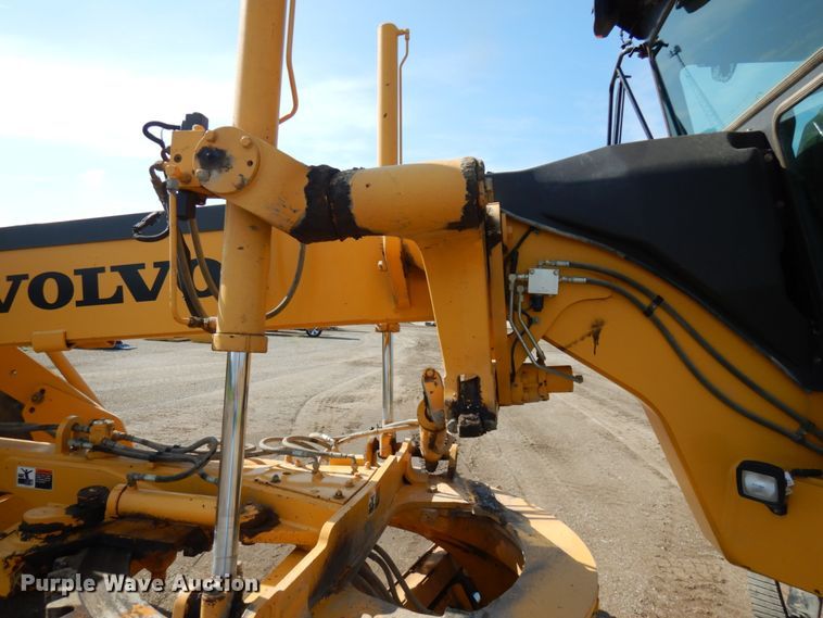 image for item KK9123 2002 Volvo G726  VHP motor grader
