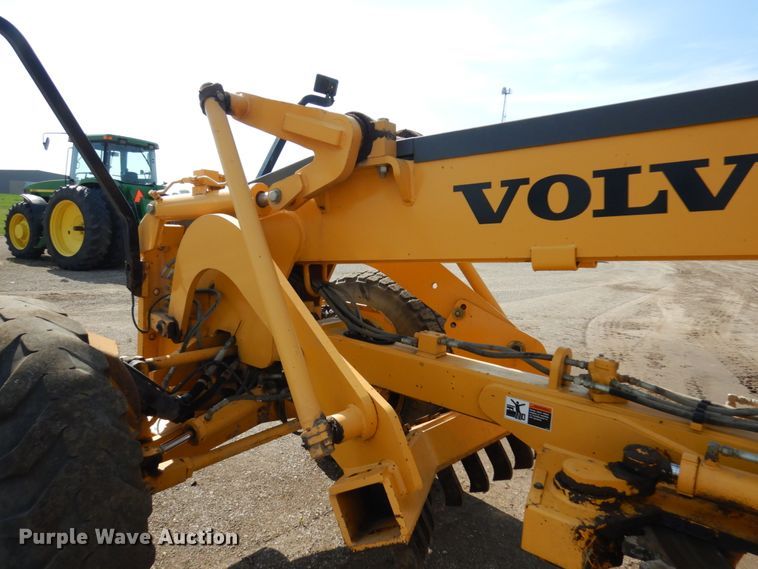image for item KK9123 2002 Volvo G726  VHP motor grader