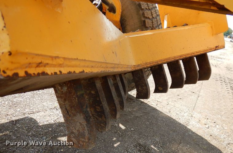 image for item KK9123 2002 Volvo G726  VHP motor grader