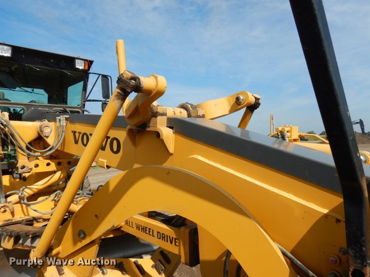 image for item KK9123 2002 Volvo G726  VHP motor grader