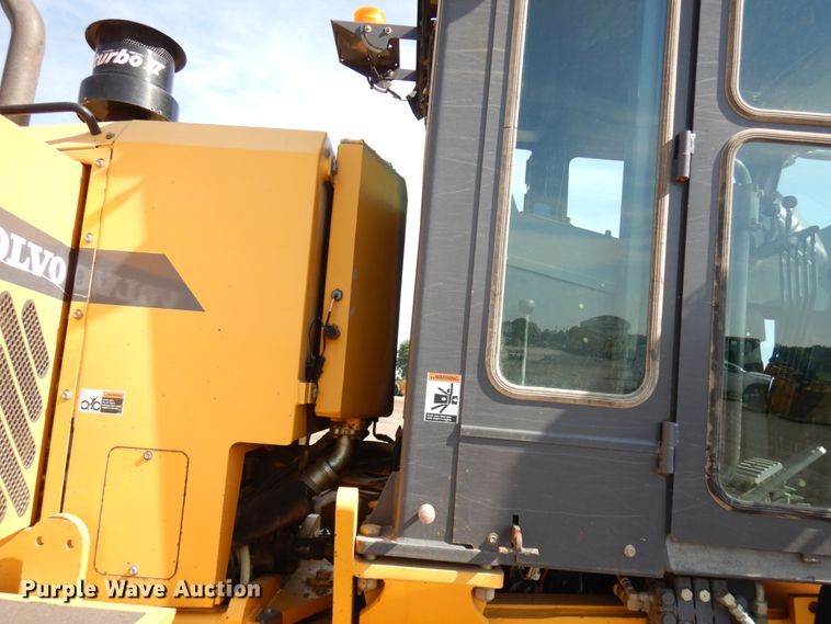 image for item KK9123 2002 Volvo G726  VHP motor grader