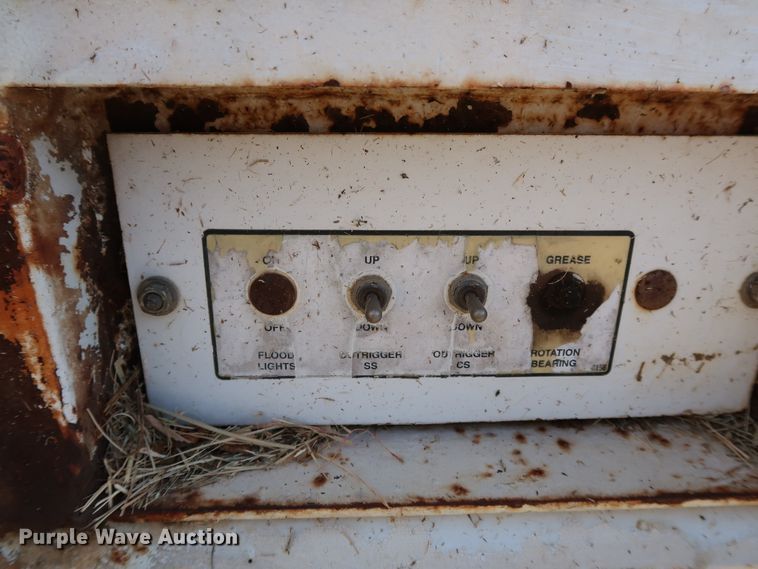 image for item KQ9774 1998 Stellar 320  crane