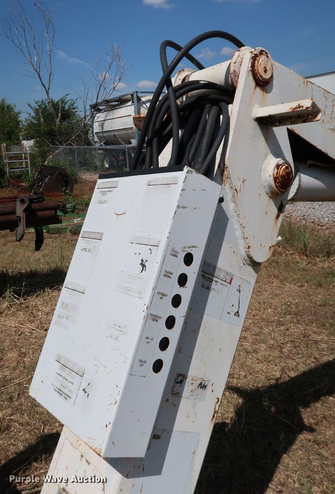 image for item KQ9774 1998 Stellar 320  crane