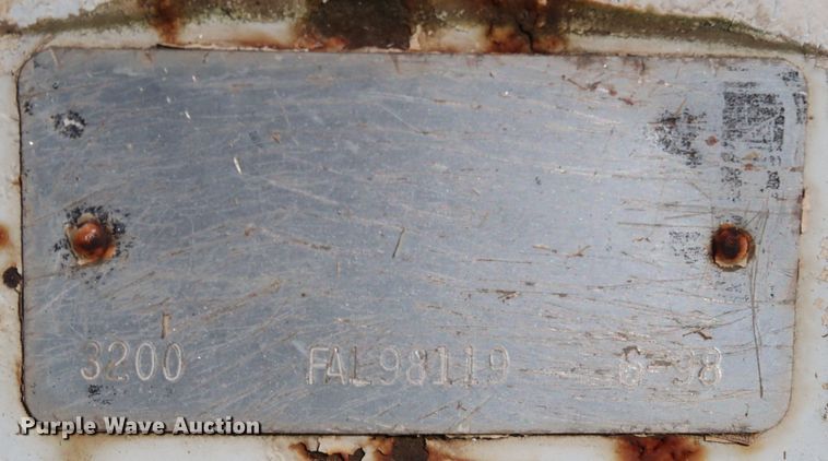 image for item KQ9774 1998 Stellar 320  crane