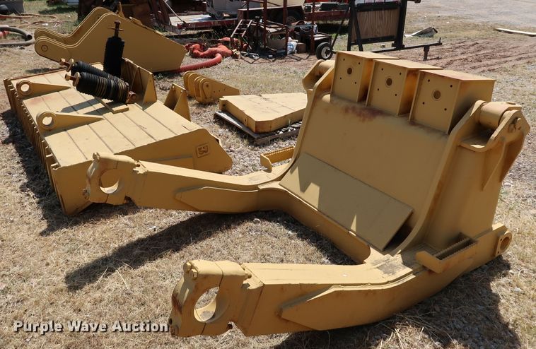 image for item KQ9776 Caterpillar D10N  dozer blade and counter weights