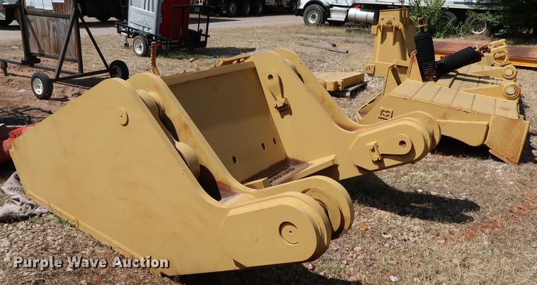 image for item KQ9776 Caterpillar D10N  dozer blade and counter weights