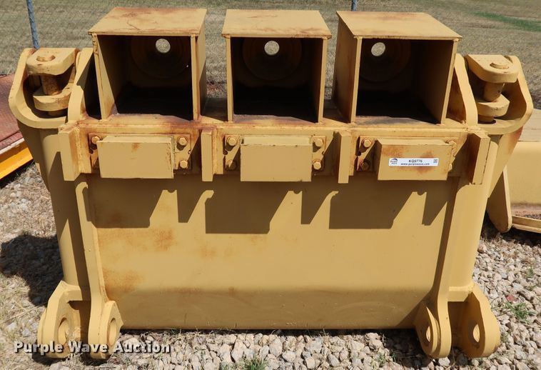 image for item KQ9776 Caterpillar D10N  dozer blade and counter weights