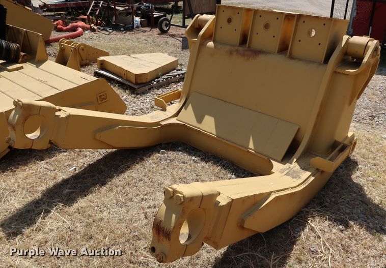 image for item KQ9776 Caterpillar D10N  dozer blade and counter weights