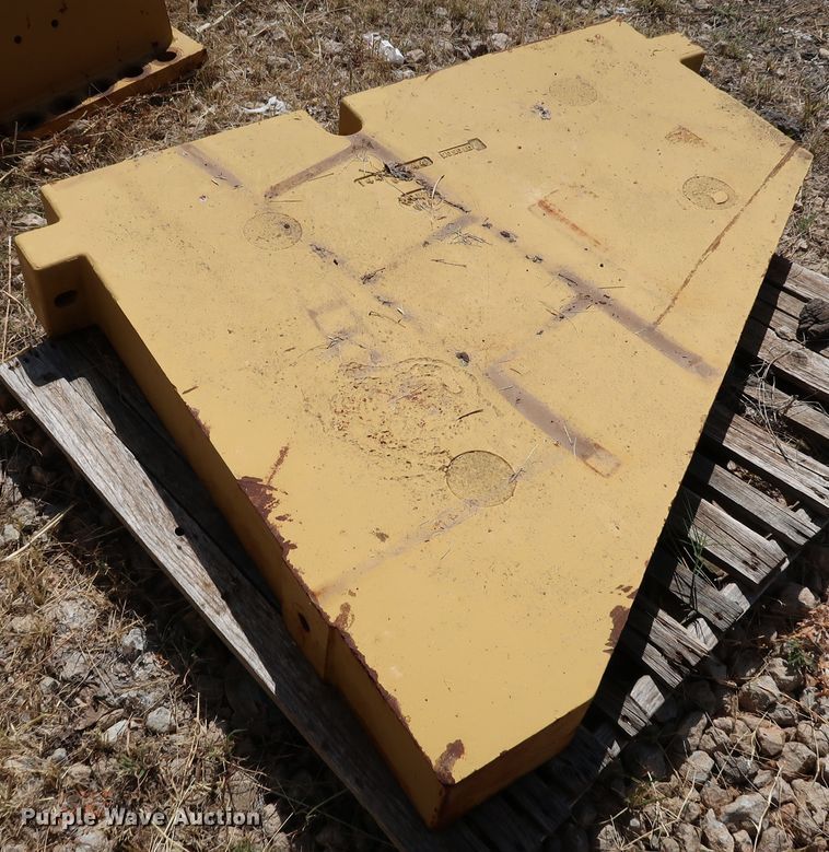 image for item KQ9776 Caterpillar D10N  dozer blade and counter weights