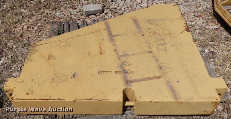 image for item KQ9776 Caterpillar D10N  dozer blade and counter weights