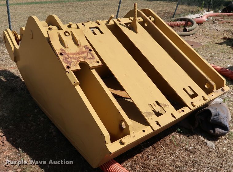 image for item KQ9776 Caterpillar D10N  dozer blade and counter weights