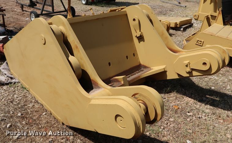 image for item KQ9776 Caterpillar D10N  dozer blade and counter weights