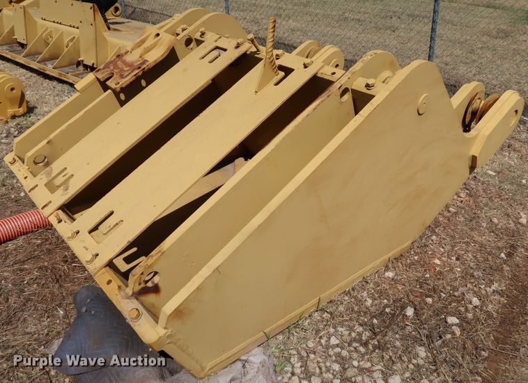 image for item KQ9776 Caterpillar D10N  dozer blade and counter weights