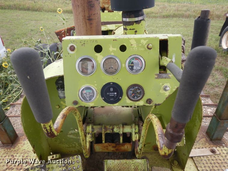 image for item KU9320 Terex 82-30  dozer