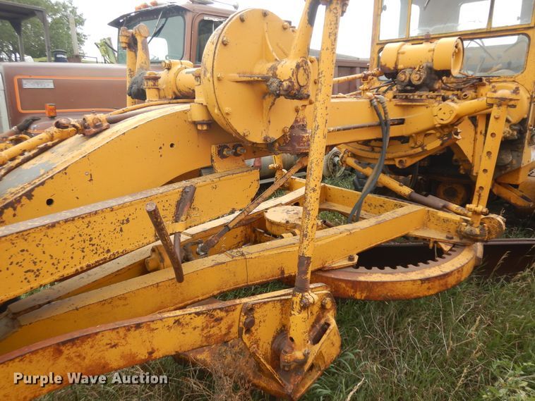 image for item KU9321 Caterpillar  rigid frame motor grader