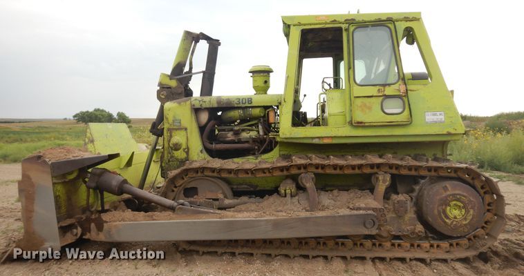 image for item KU9323 1975 Terex 82-30B  dozer