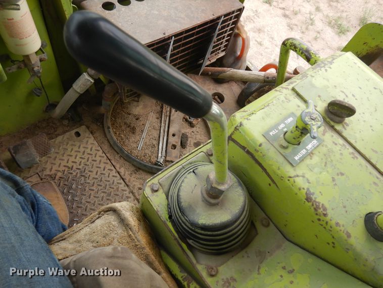 image for item KU9323 1975 Terex 82-30B  dozer