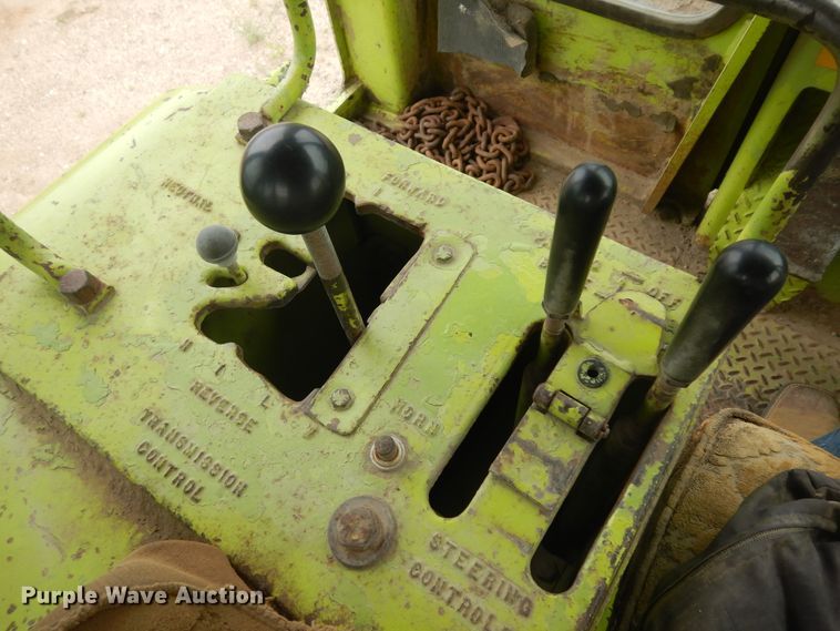 image for item KU9323 1975 Terex 82-30B  dozer