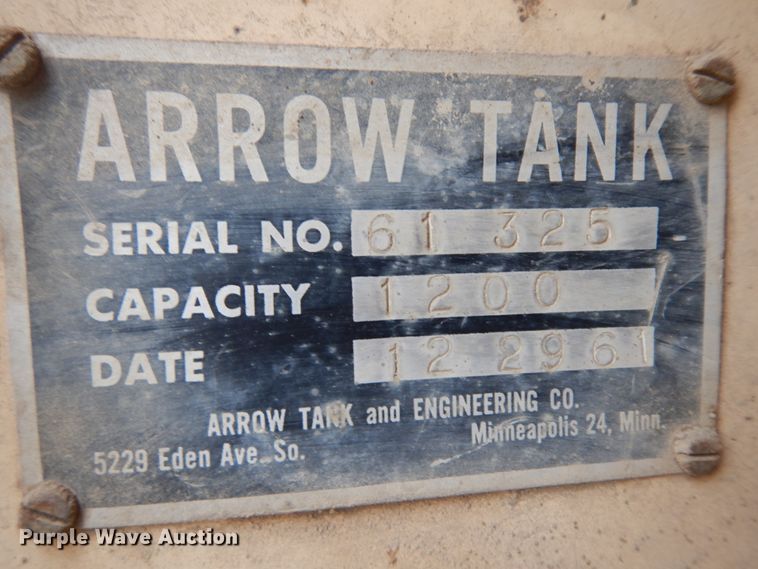 image for item KU9326 1972 Chevrolet C50  fuel truck