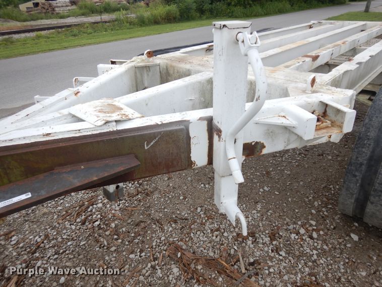 image for item KU9352 Tracked trailer