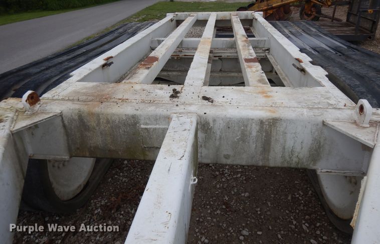 image for item KU9352 Tracked trailer