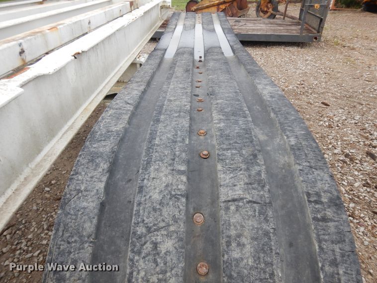 image for item KU9352 Tracked trailer