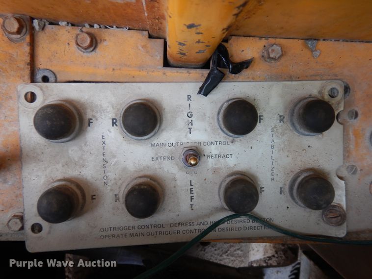 image for item KU9357 1978 Grove RT620S  crane