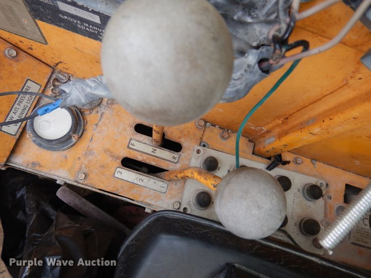 image for item KU9357 1978 Grove RT620S  crane