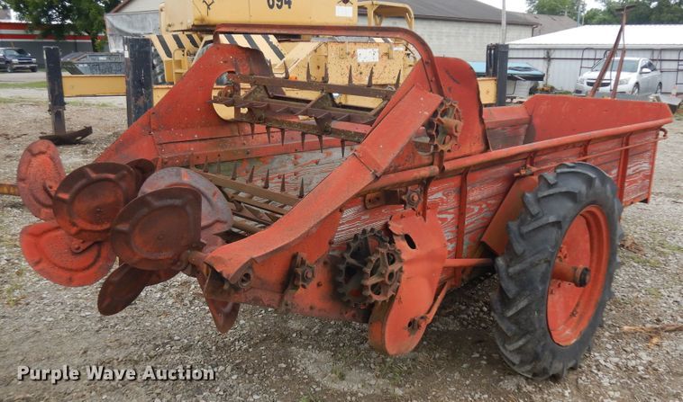 image for item KU9358 Manure spreader