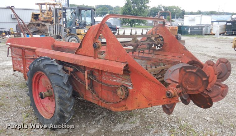 image for item KU9358 Manure spreader