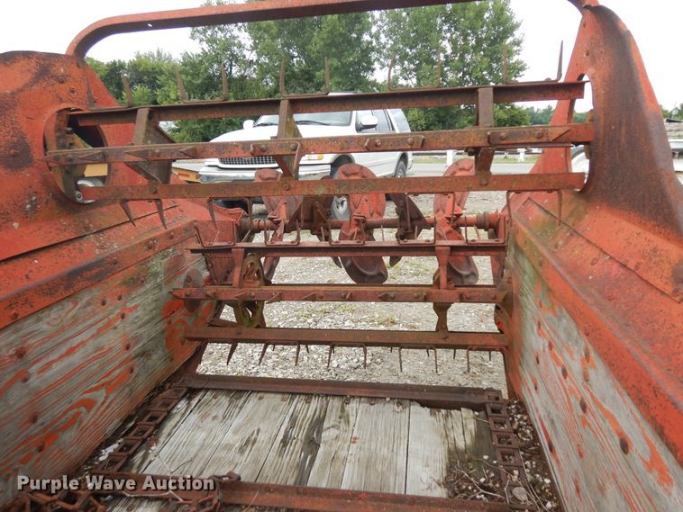 image for item KU9358 Manure spreader