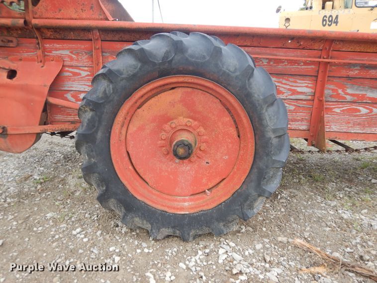 image for item KU9358 Manure spreader
