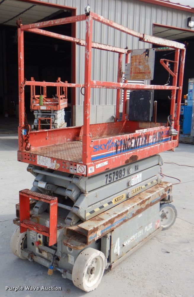 image for item KW9789 2008 Skyjack SJIII 3219  scissor lift