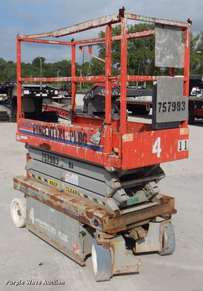 image for item KW9789 2008 Skyjack SJIII 3219  scissor lift