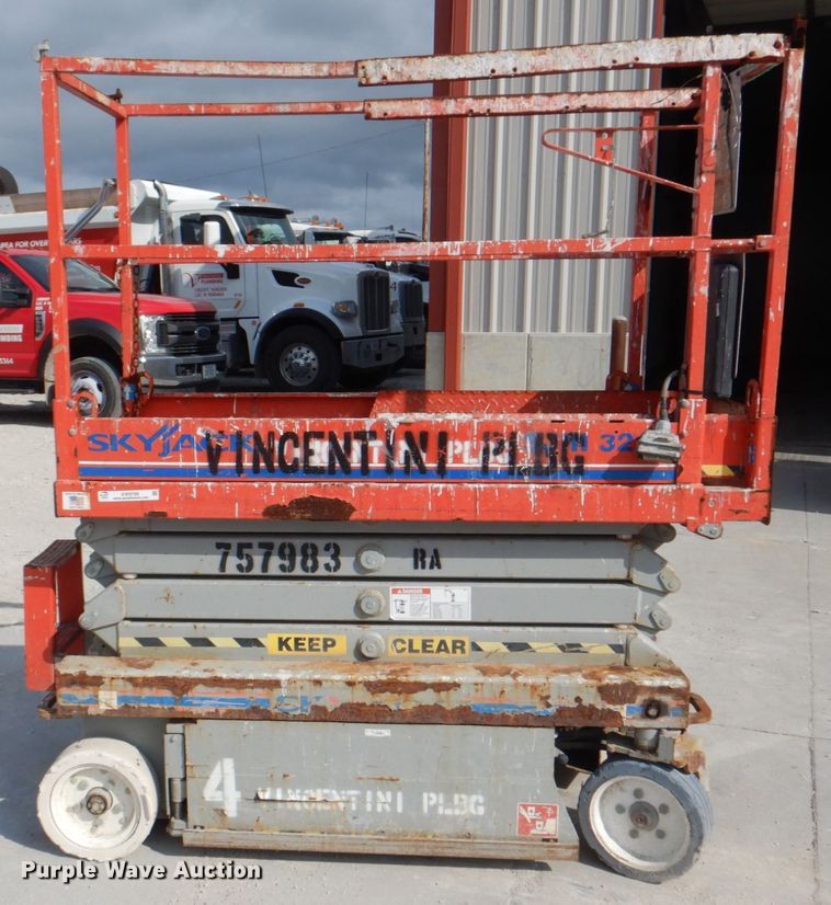 image for item KW9789 2008 Skyjack SJIII 3219  scissor lift