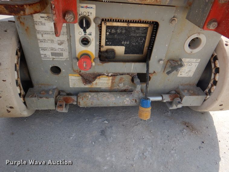 image for item KW9789 2008 Skyjack SJIII 3219  scissor lift