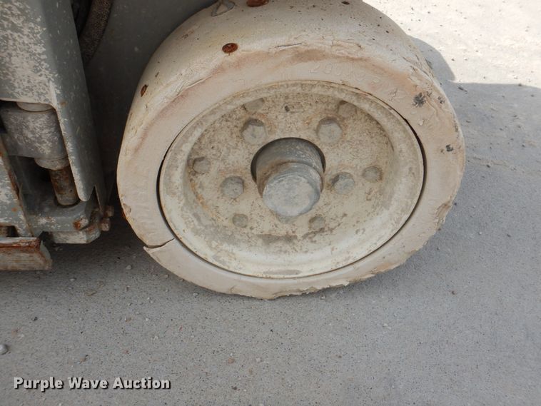 image for item KW9789 2008 Skyjack SJIII 3219  scissor lift