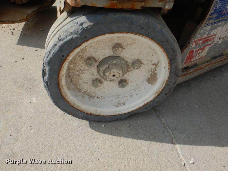 image for item KW9789 2008 Skyjack SJIII 3219  scissor lift