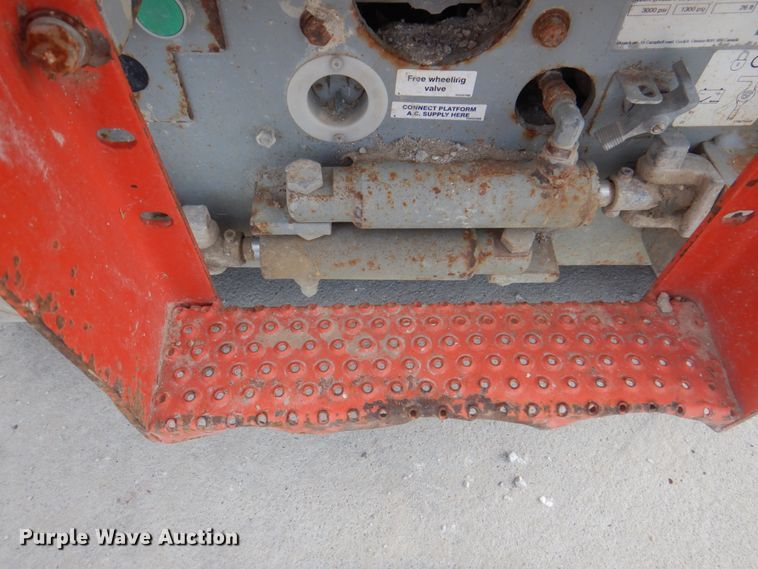 image for item KW9790 2007 Skyjack SJIII 3226  scissor lift