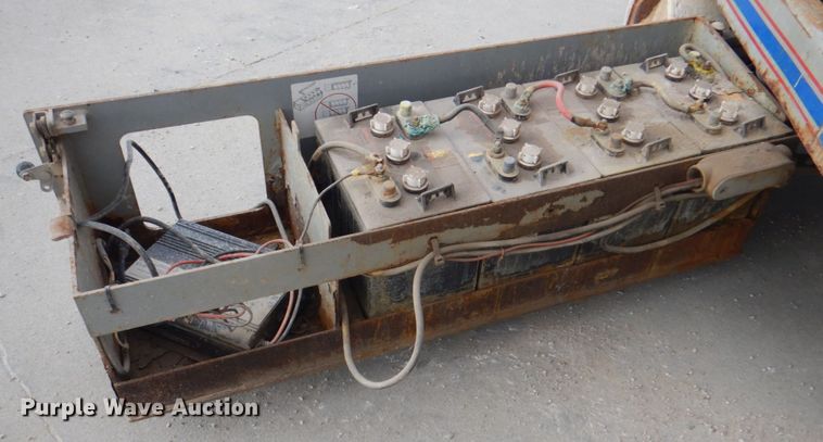 image for item KW9790 2007 Skyjack SJIII 3226  scissor lift