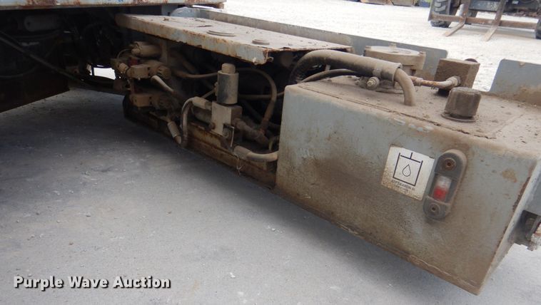 image for item KW9790 2007 Skyjack SJIII 3226  scissor lift