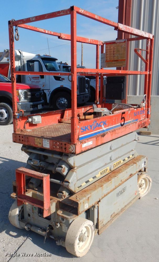 image for item KW9791 2008 Skyjack SJIII 3219  scissor lift