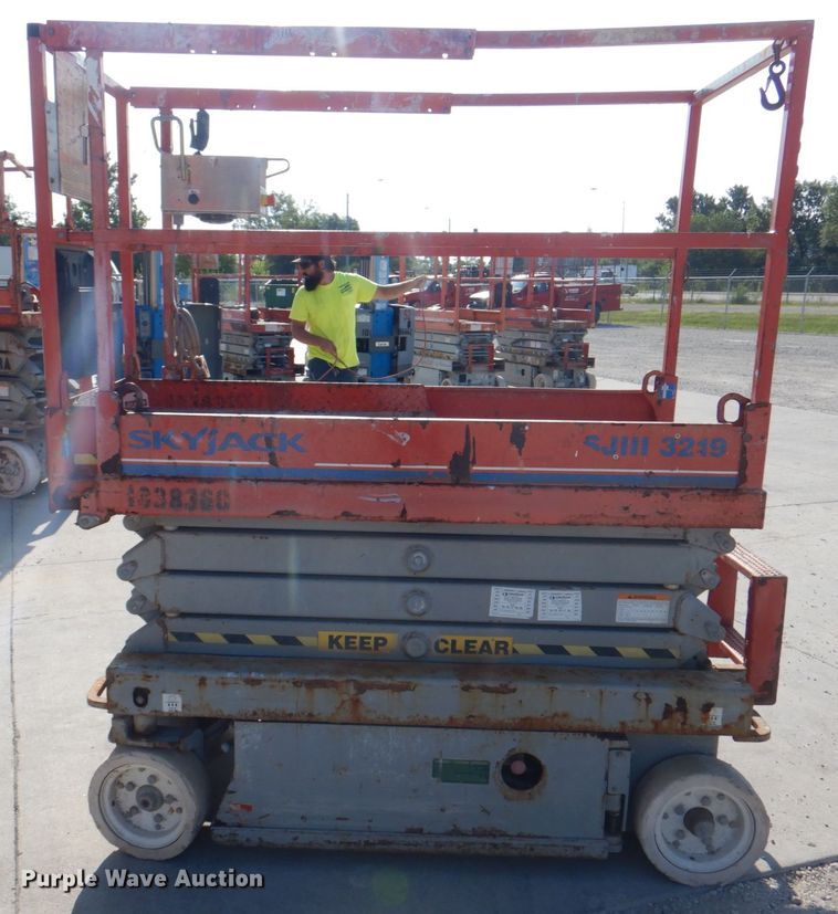 image for item KW9791 2008 Skyjack SJIII 3219  scissor lift