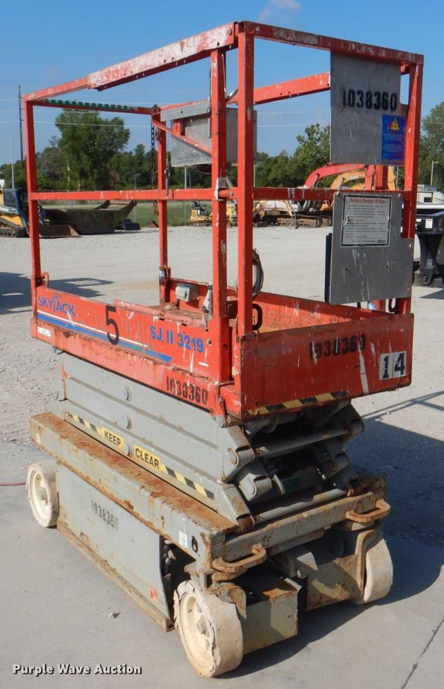 image for item KW9791 2008 Skyjack SJIII 3219  scissor lift