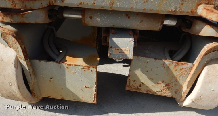 image for item KW9791 2008 Skyjack SJIII 3219  scissor lift