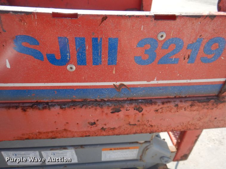 image for item KW9791 2008 Skyjack SJIII 3219  scissor lift