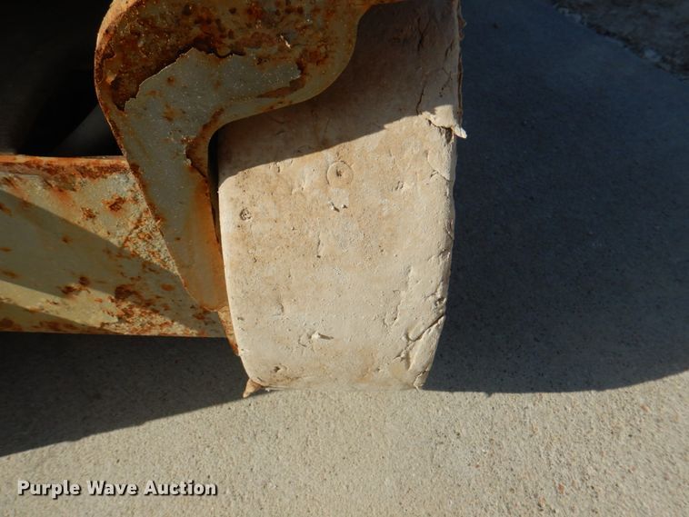 image for item KW9791 2008 Skyjack SJIII 3219  scissor lift